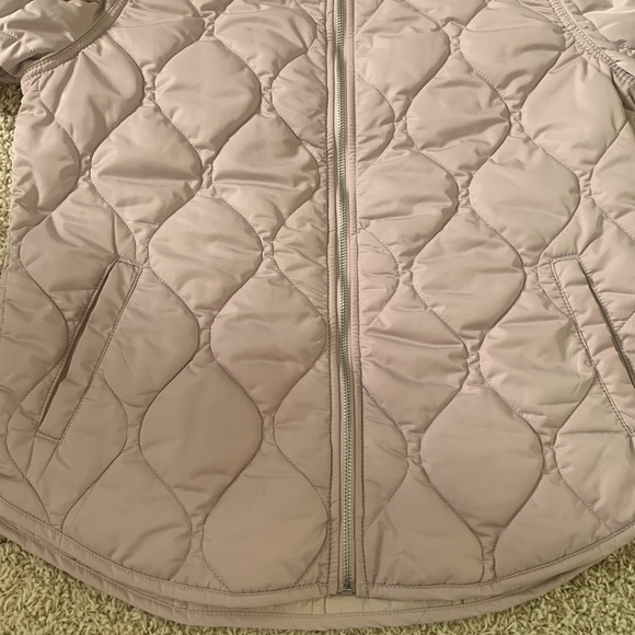 Old Navy quilted puffer, bomber jacket, light pink mauve pocket zip up packable - Picture 7 of 12